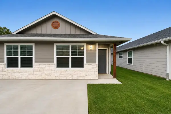 802-804 N Broughton Street, Sherman, TX 75090
