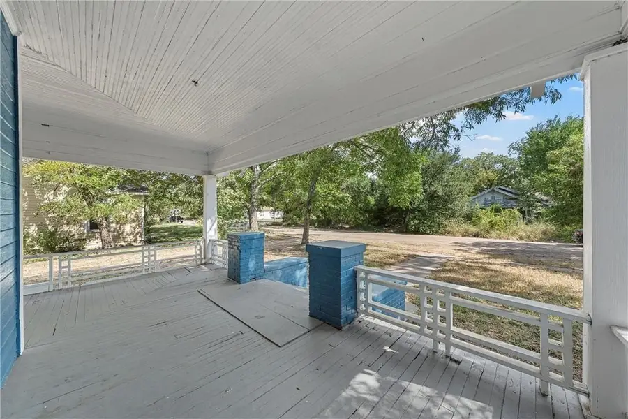 433 Chambers Street, Marlin, TX 76661 - #2
