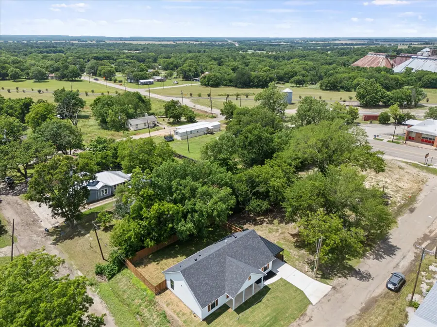 108 S Manson Street, Wolfe City, TX 75496 - #3