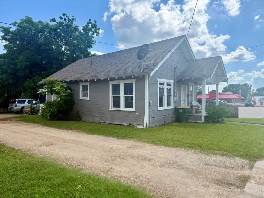 390 Live Oak Street, Marlin, TX 76661 - #2