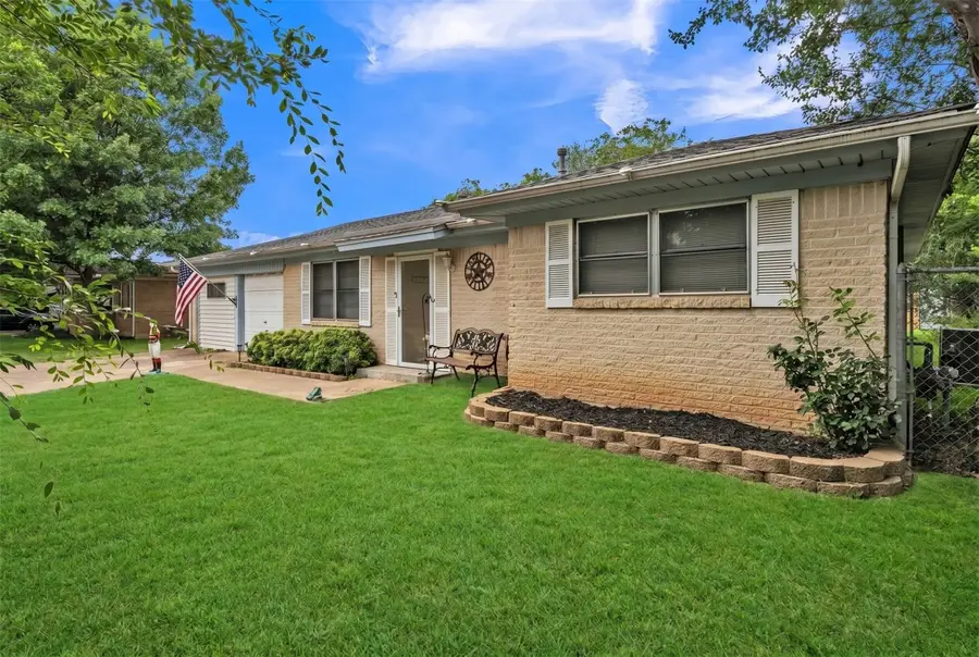 19 Page Street, Hurst, TX 76053 - #3
