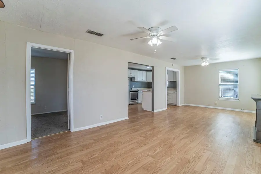 900 Elizabeth Boulevard, Granbury, TX 76048 - #2