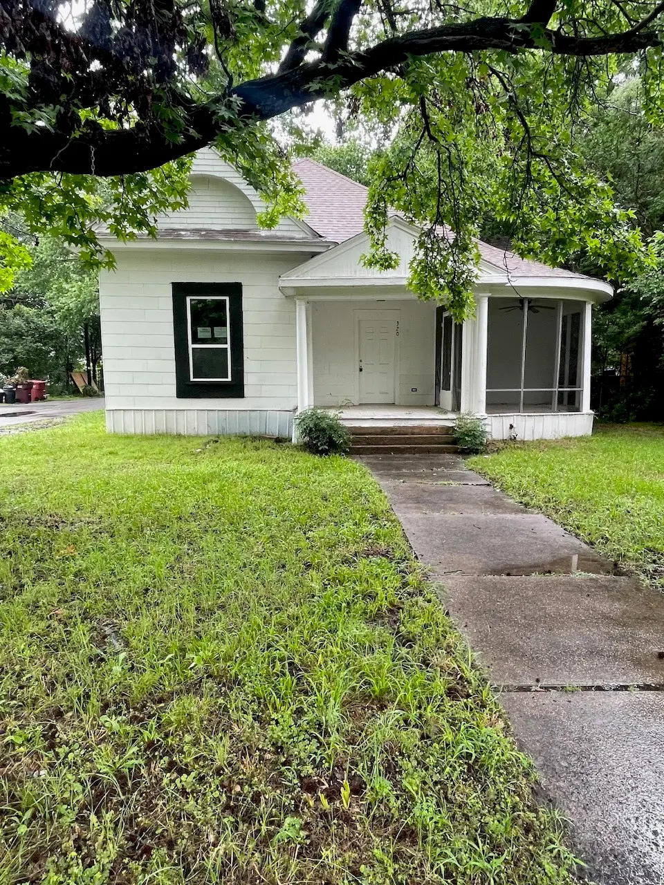 320 W 6th Street, Bonham, TX 75418 - #1