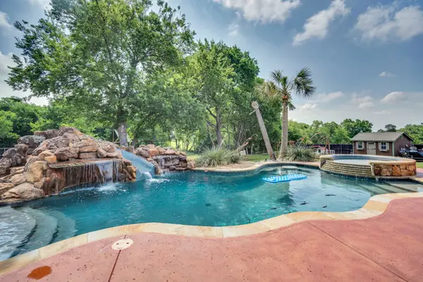 6450 Caliche Circle, Midlothian, TX 76065