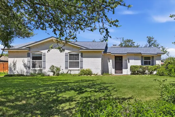 203 Tharp Drive, Highland Village, TX 75077