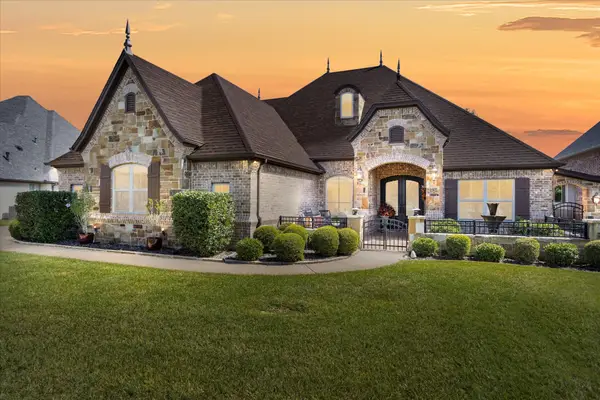 1014 Sunset Bay Court, Granbury, TX 76048