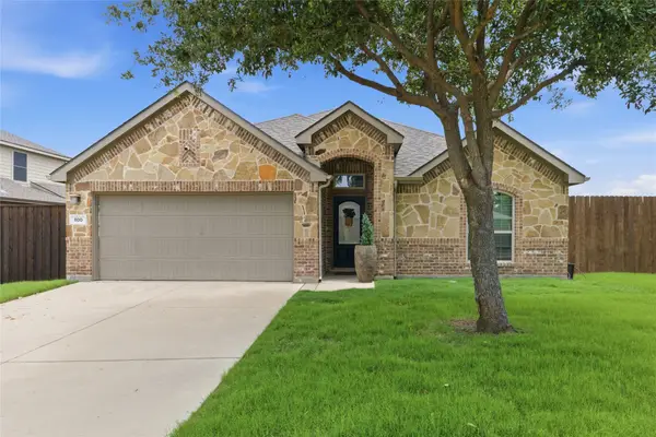 800 Silverthorne Drive, Burleson, TX 76028