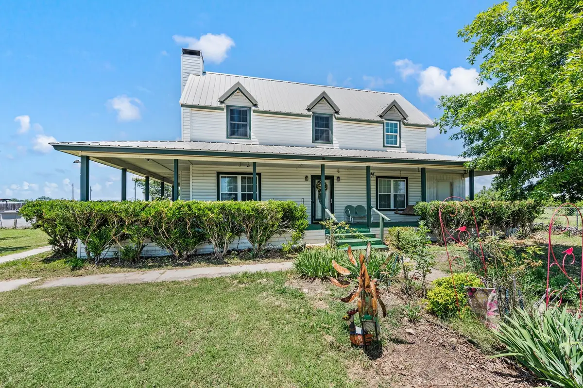 266 Old Chisholm Trail, Rhome, TX 76078 - #1