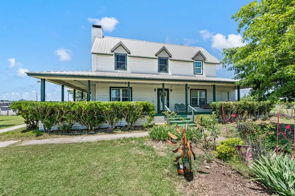 266 Old Chisholm Trail, Rhome, TX 76078