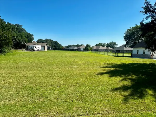 128 Mohave Drive E, Gainesville, TX 76240
