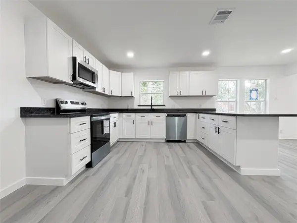 1322 3rd St, Graham, TX 76450