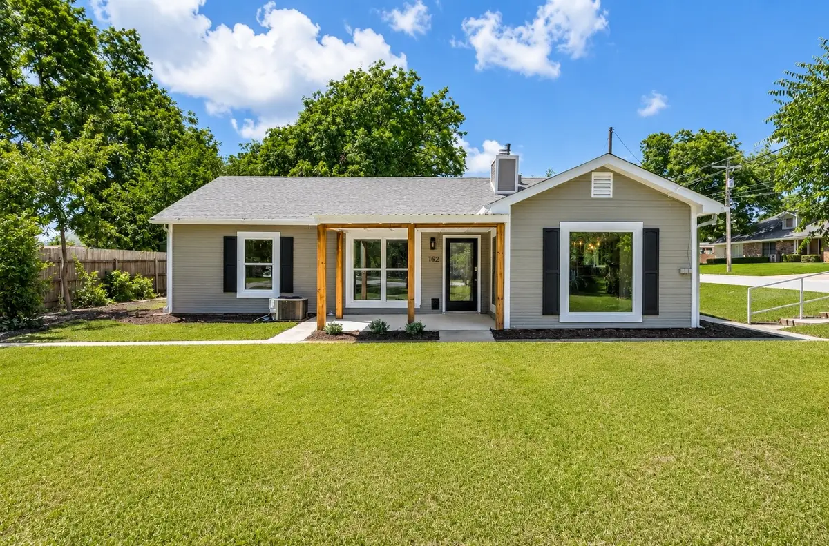 102 S Avenue Q, Clifton, TX 76634 - #1