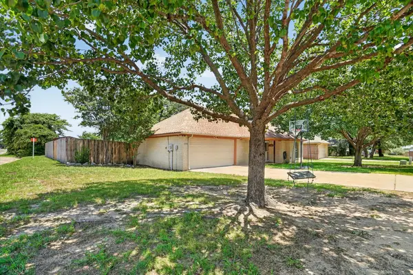 1801 Rayna Drive, Weatherford, TX 76086