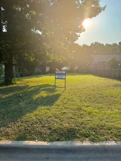 421 Ogden Avenue, Cockrell Hill, TX 75211 - #1
