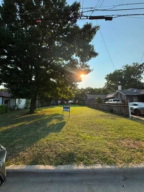 421 Ogden Avenue, Cockrell Hill, TX 75211 - #2