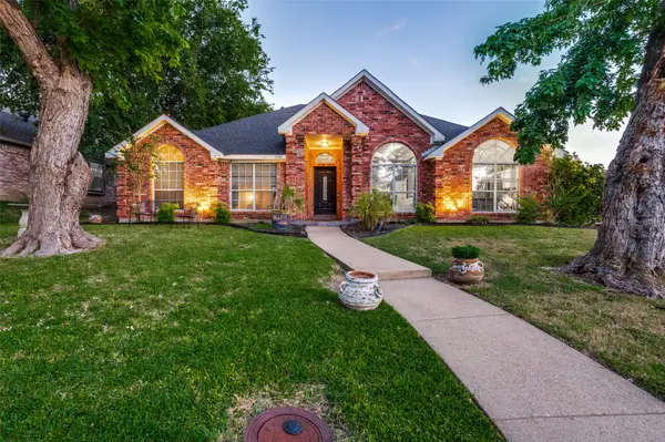 1516 Cripple Creek Court, DeSoto, TX 75115