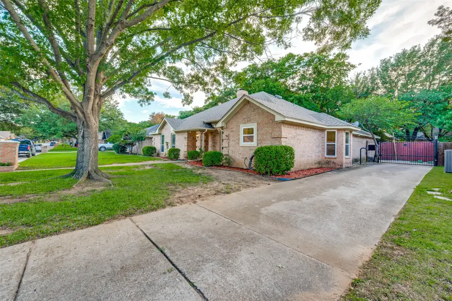 6002 Kenilworth Drive, Arlington, TX 76001 - #2