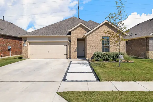 2818 Moccasin Lane, Aubrey, TX 76227
