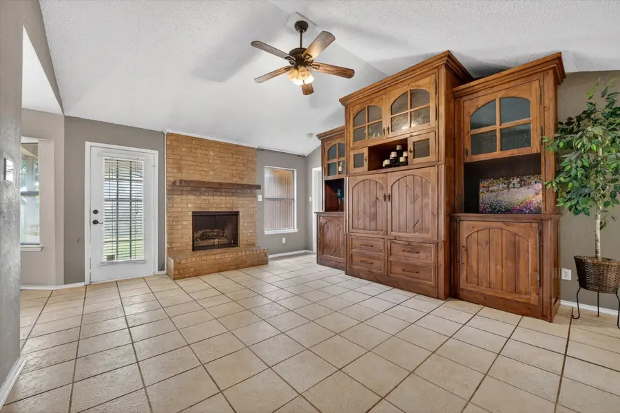 705 Parkwest Boulevard, Saginaw, TX 76179 - #2