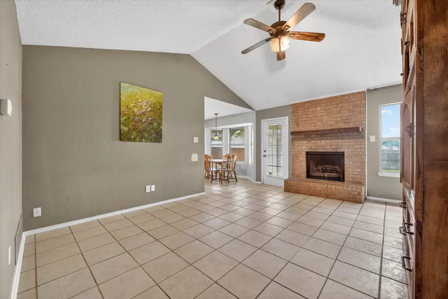 705 Parkwest Boulevard, Saginaw, TX 76179 - #3