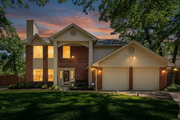420 Misty Oaks Street, Azle, TX 76020