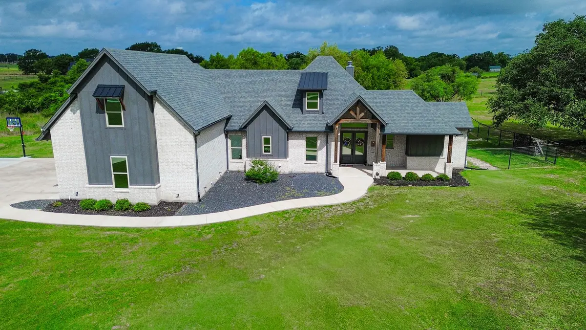 401 Spring Valley Road, Weatherford, TX 76087 - #1
