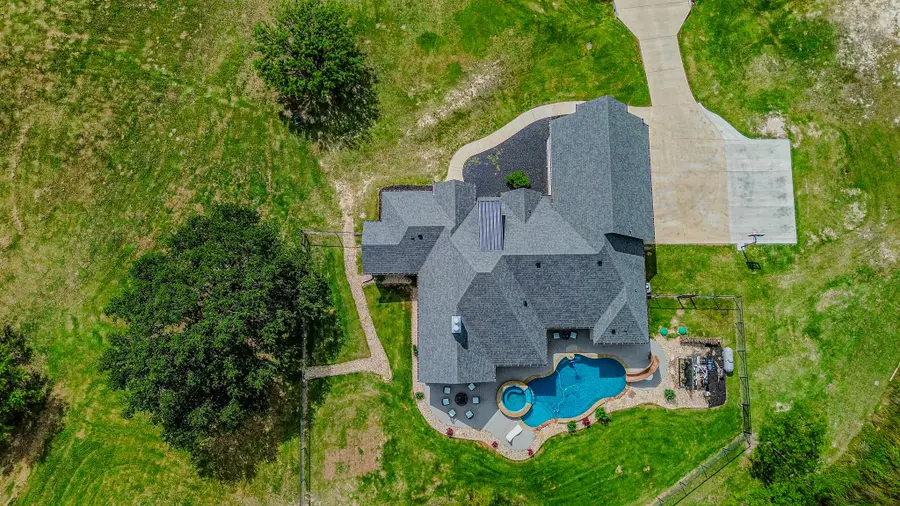 401 Spring Valley Road, Weatherford, TX 76087 - #3