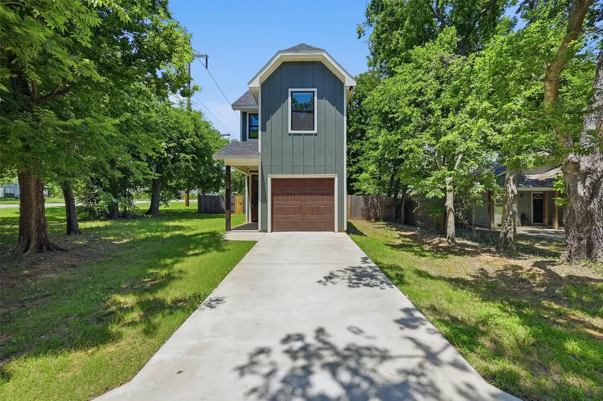 931 W Collins Street, Denison, TX 75020 - #1