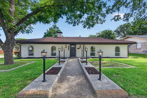 3401 Glenmont Drive, Fort Worth, TX 76133