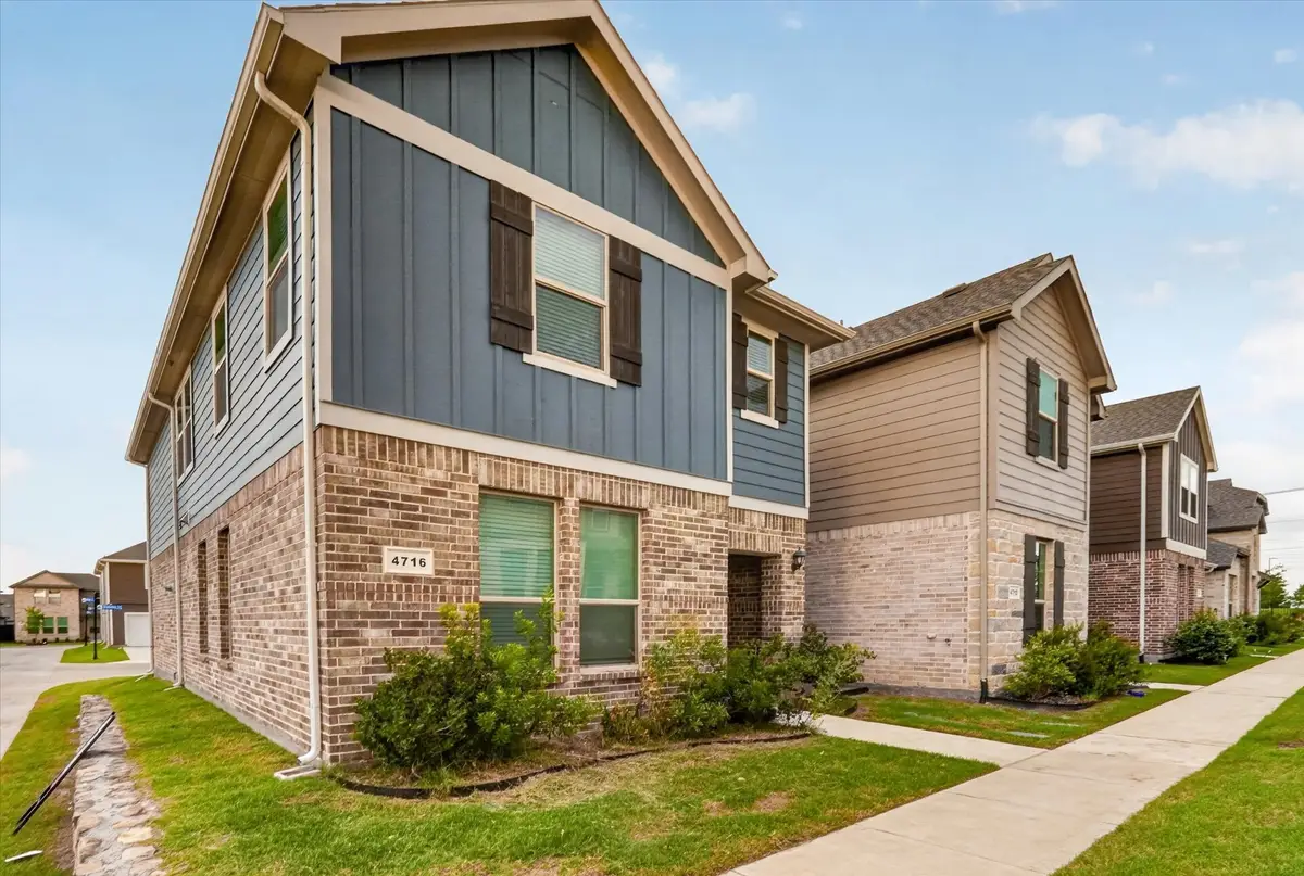 4716 Stunning Pathway, Haltom City, TX 76117 - #1