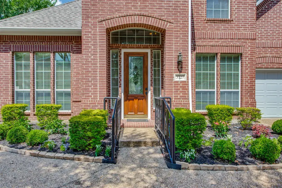 3727 Woodland Court, Grand Prairie, TX 75052 - #3