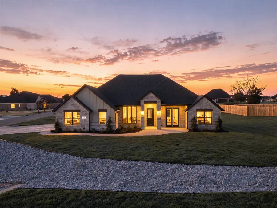 2148 Middlewood Circle, Granbury, TX 76049 - #2