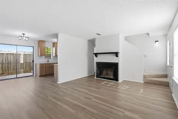 612 Ridgeline Drive, Hurst, TX 76053