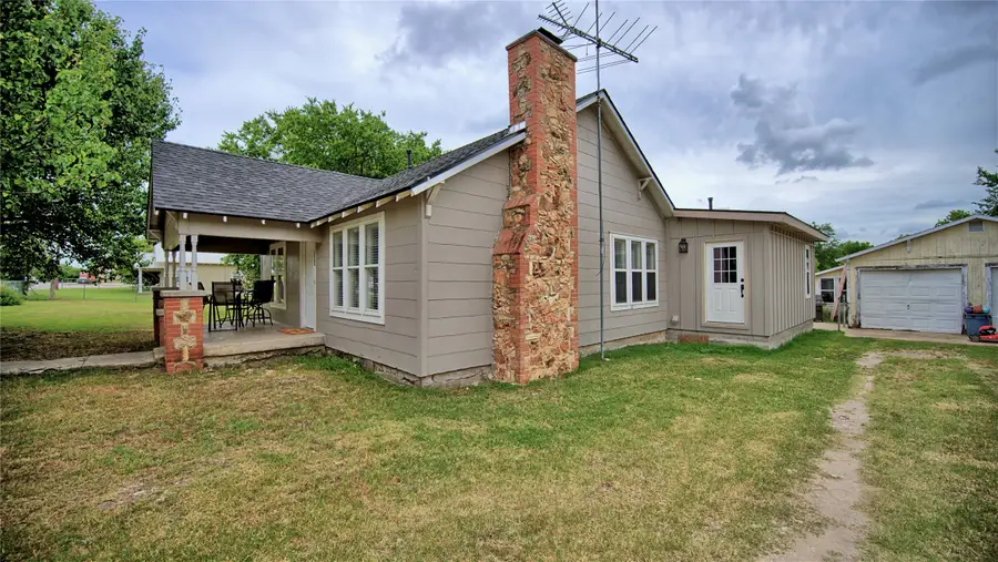 301 Spring Street, Forestburg, TX 76239 - #2