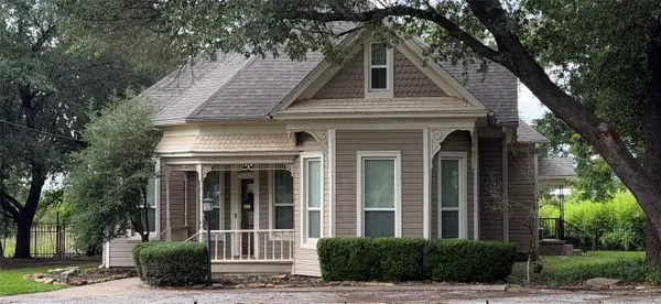 445 W Belknap Street, Jacksboro, TX 76458