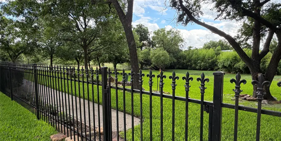 445 W Belknap Street, Jacksboro, TX 76458 - #3