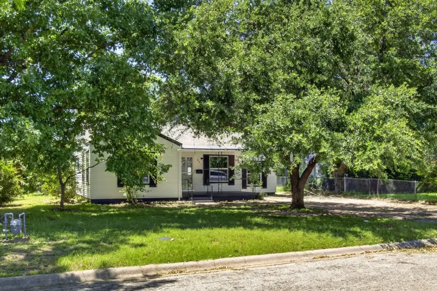821 Gustav Street, River Oaks, TX 76114 - #2