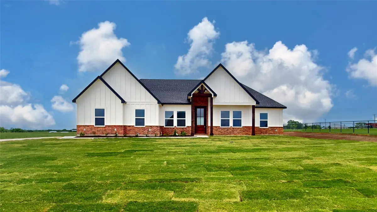 3296 Escobar Circle, Greenville, TX 75401 - #1