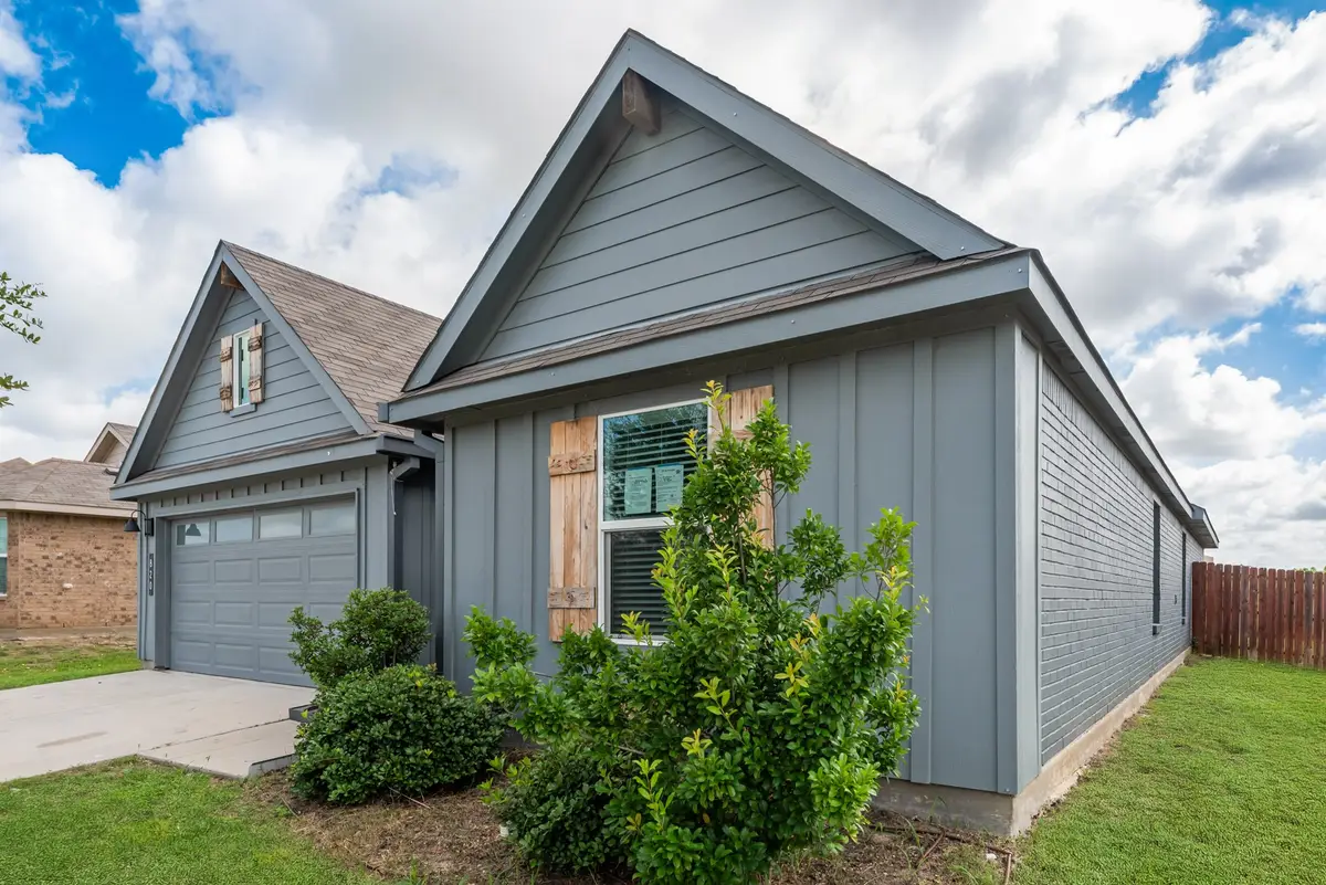 820 Lakeview Drive, Alvarado, TX 76009 - #1