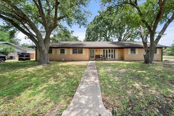 721 Robindale Lane, Fairfield, TX 75840