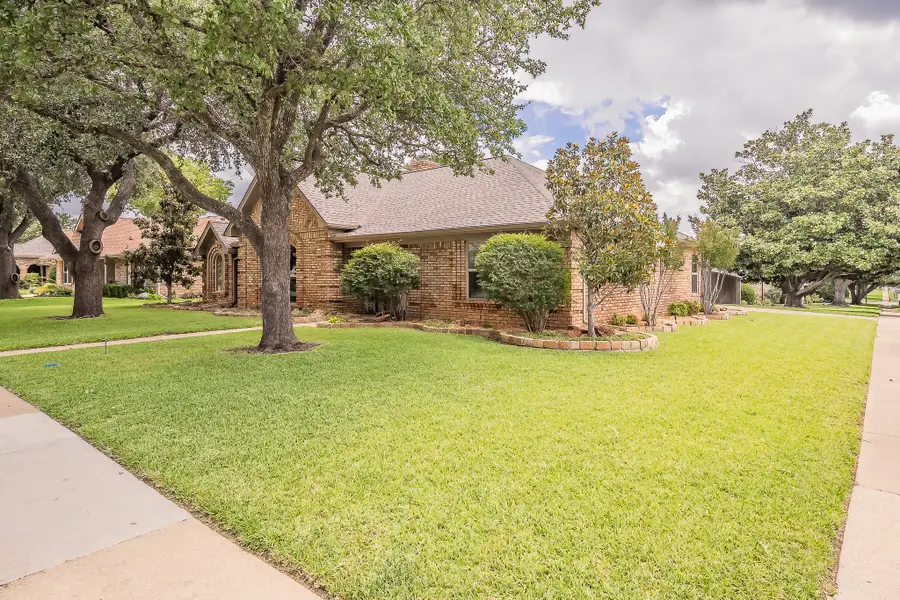 3032 Shenandoah Drive, Bedford, TX 76021 - #3
