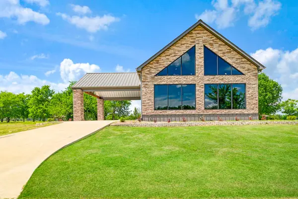209 Helena Drive, Powderly, TX 75473