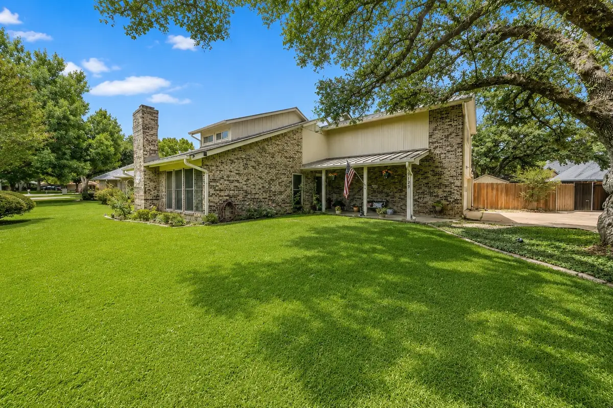 9129 Timber Oaks Drive, Fort Worth, TX 76179 - #1