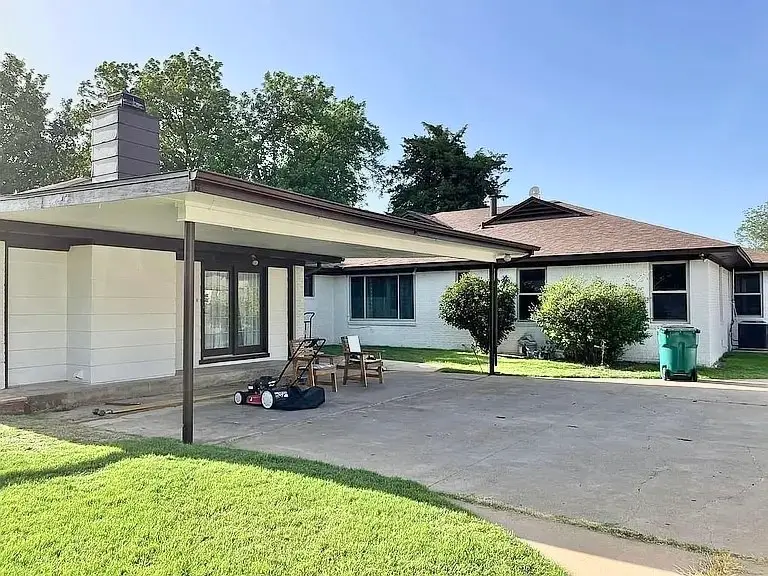 805 W 3rd Street, Quanah, TX 79252 - #3
