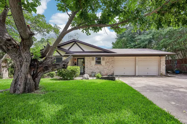 7452 Meadowcrest Drive, Fort Worth, TX 76112