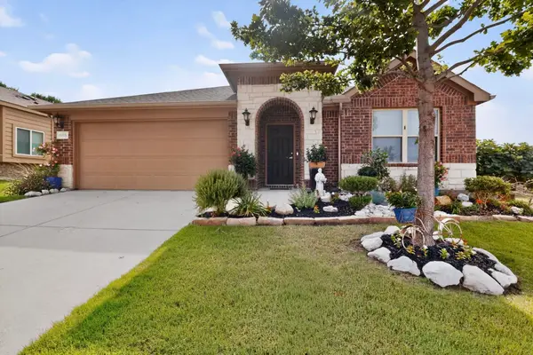 698 Langdon Street, Lavon, TX 75166