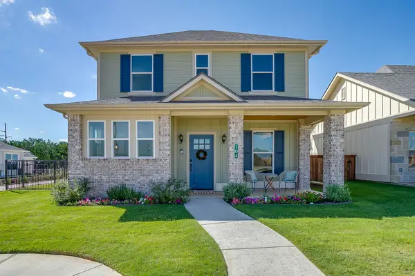 104 Cardinal Woods Court, Granbury, TX 76049