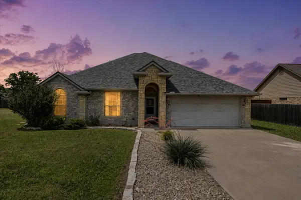 1904 Lazy Court, Granbury, TX 76048