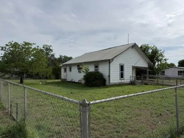 616 W 4th Street, Coleman, TX 76834 - #2