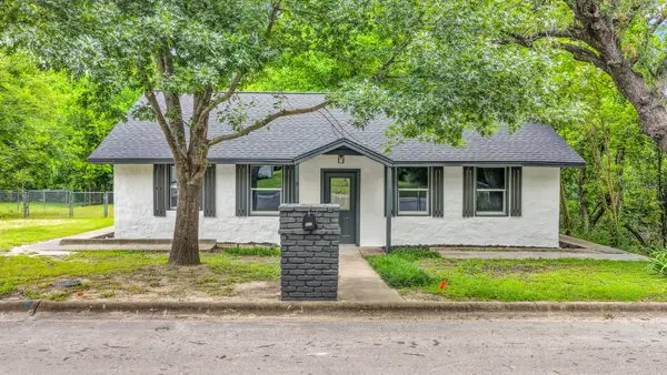 307 S Walnut Street, Weatherford, TX 76086